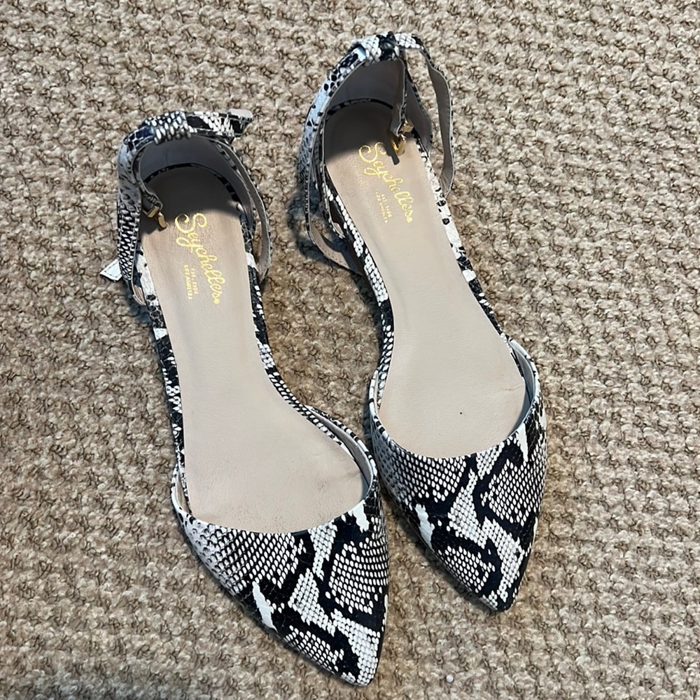 Seychelles pointed toe flats